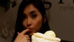 10 Momen Seru Pesinetron Judes Eva Anindita Saat Makan Enak
