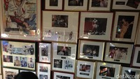 Tak hanya selebritas Hollywood seperti Mickey Rourke hingga Tom Cruise yang pernah datang ke cafe ini, pesohor olahraga seperti Mike Tyson juga pernah makan di sini.