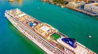 Dengan kapasitas maksimum 4.100 penumpang, Norwegian Epic adalah kapal yang berfilosofi penjelajahan gaya bebas Norwegia. Faslitas hiburan onboard diganjar hadiah Best Cruise Ship Entertainment dari Frommer (Norwegian Epic/Facebook)