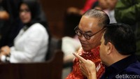 Novanto dan Kotjo pun diketahui telah berkawan lama.