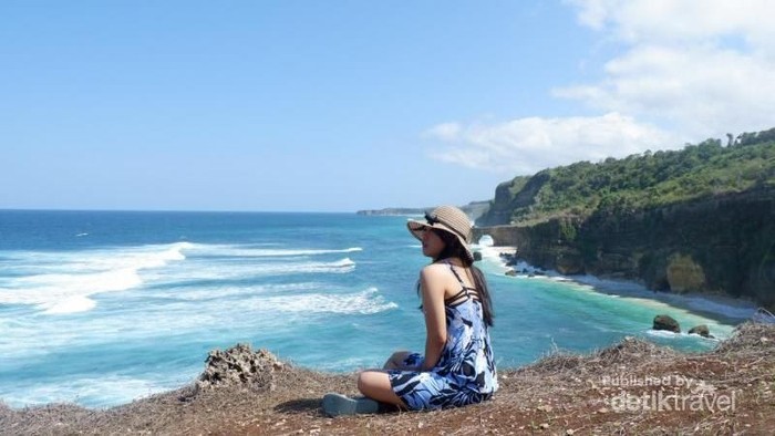 Ilustrasi wisatawan indonesia di Sumba