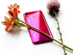 Penampakan Huawei Nova 4 yang Punya Kamera 48 MP