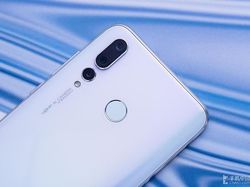 Penampakan Huawei Nova 4 yang Punya Kamera 48 MP