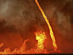 10 Fenomena Alam Menakjubkan Namun Mematikan