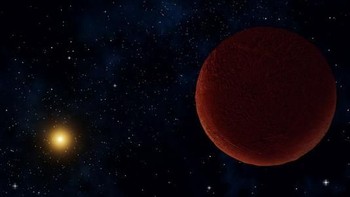 Semakin menjauh dari Bumi ada yang namanya 2014 UZ224. Objek ini berada sejauh hampir 92 AU dari Bumi, atau sekitar 13,8 miliar kilometer. Foto: ALMA Observatory