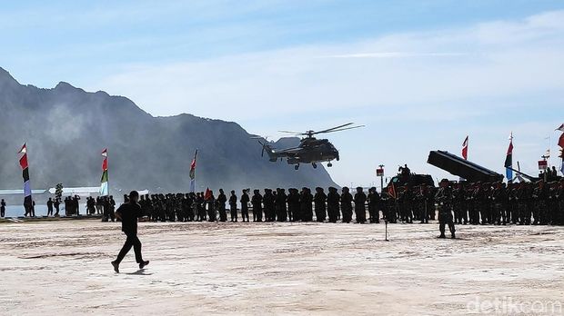 Panglima TNI Marsekal Hadi Tjahjanto meresmikan Satuan TNI Terintegrasi Natuna di Faslabuh Selat Lampa, Kepulauan Riau.