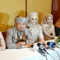 Bebi Silvana, menjadi wanita yang meluluhkan hati pelantin lagu Tombo Ati itu. Sosok Bebi tak kalah mencuri perhatian karena memiliki rupa yang cantik. Foto: Tri Ispranoto/detikFoto