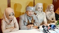 Sebelum menjadi istri, Bebi pernah menjadi fans Opick.