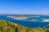 Pesisir pantai yang cantik di Taman Nasional Arrabida (iStock)