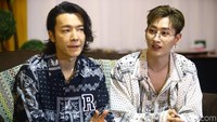 Selain itu mereka juga membicarakan rencananya untuk berkolaborasi dengan musisi Tanah Air.