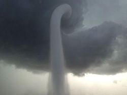 10 Fenomena Alam Menakjubkan Namun Mematikan