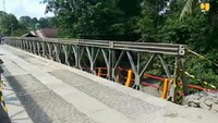 Panjang jembatan darurat 36 meter yang terdiri dari 12 panel baja. Dok. Kementerian PUPR.