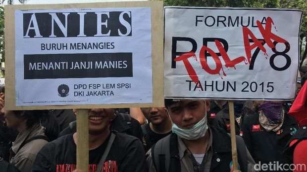 Demo di depan Balai Kota, Rabu (18/12/2018)