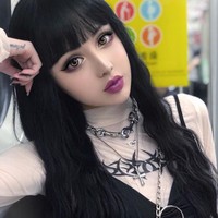 Kina Shen memiliki banyak followers di media sosial karena tampilannya yang unik. Tak hanya cantik, wanita asal China tersebut juga punya wajah yang mirip boneka hidup dan tokoh animasi. Kini ia punya lebih dari di 724 ribu pengikut Instagram. Foto: Instagram @kinashen