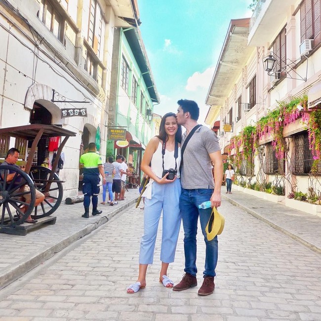 Jika punya waktu, sejoli ini biasanya menghabiskan waktu untuk traveling bareng. (Foto: Instagram)