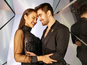 10 Momen Mesra Miss Universe 2018 Catriona Gray dan Pacar Gantengnya