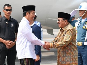 Mundur dari Demokrat Jatim, Sinyal Pakdhe Karwo Tertarik Tawaran Menteri?
