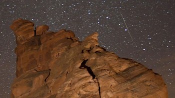 Hujan meteor Geminid ini sendiri belum genap dua minggu berlalu sejak terlihat di langit. Foto: Ethan Miller/Getty Images