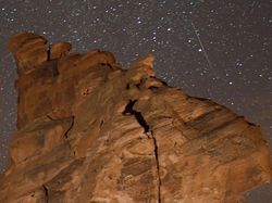 Penampakan Komet Natal Super Terang yang Redup di Indonesia