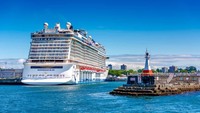 Norwegian Bliss, anggota terbaru dan terbesar dari Norwegian Cruise Line. Berlayar perdana pada akhir April 2018, kapal ini dikenali dari jauh karena cat warna-warni yang menghias lambungnya (Norwegian Bliss/Facebook)
