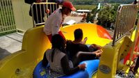 Seru Abis! Meluncur 60 Km per Jam di Waterpark Keren Ini
