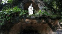 Inilah Gua Maria Fatima Sendang Waluyo Jatiningsih di Ponorogo. Destinasi wisata religi ini cocok dikunjungi umat Nasrani saat Natal. (Charolin Pebrianti/detikTravel)