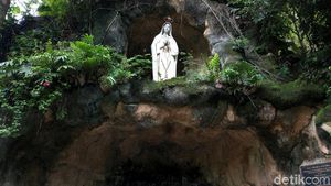 Foto: Gua Maria Fatima yang Penuh Kedamaian di Ponorogo