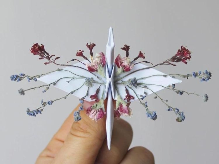 Kreatif! Seniman Sulap Kertas Jadi Burung Bangau Cantik