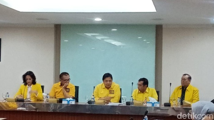 Airlangga Pimpin Rapat Bappilu Partai Golkar Malam Ini