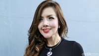 Bahkan Kumalasari sampai melaporkan kelakuan Meldi ke Dewi Perssik. Pool/Palevi S/detikFoto.