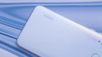 Baterai Nova 4 berkapasitas 4.000 mAh. Foto: CNMO