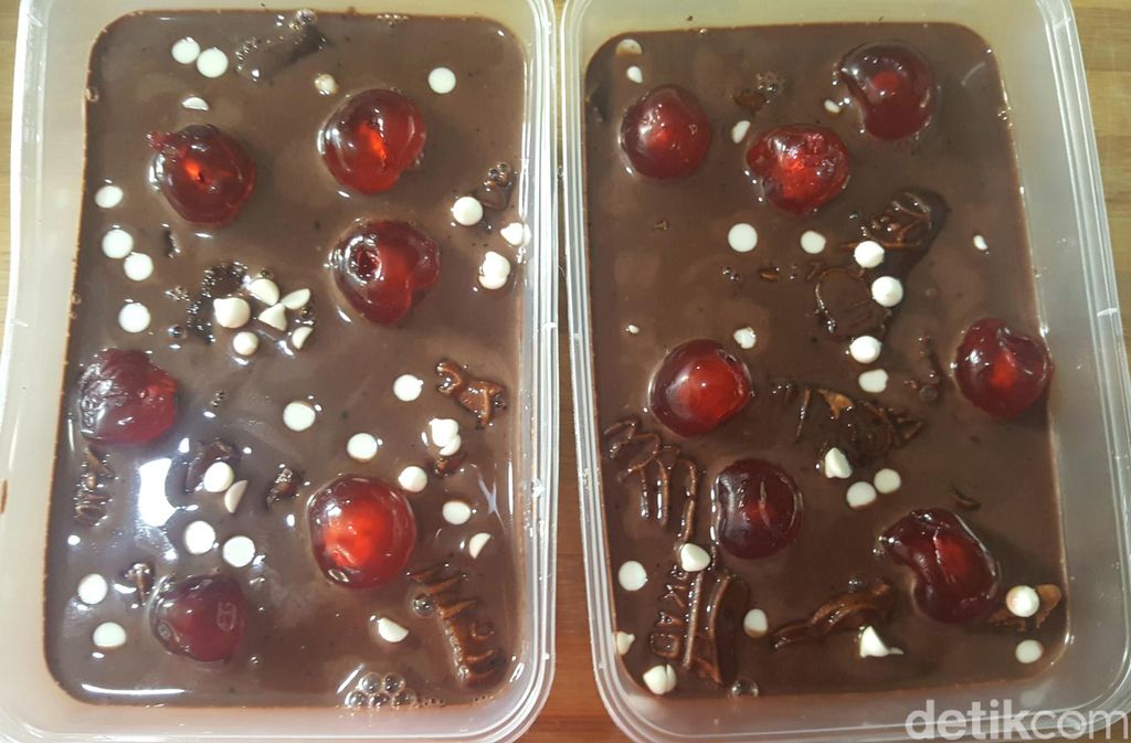 Chocolate Dessert Box