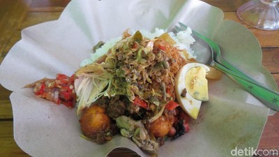 Foto: Ayam Betutu Lezat Ala Warung Enak di Kuta