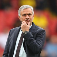 Saat mengawal Manchester United melawan Watford di Premier League pada September 2016 lalu, pria asal Portugal ini terlihat memakai jam tangan bernuansa gelap yang diketahui bermerek Hublot. (Foto: Getty Images)