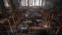 Konon kabarnya, warga pun tak berani untuk kembali ke Chernobyl karena takut terkontaminasi nuklir. Istimewa/Boredpanda.