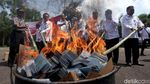 Penampakan 1,3 Juta e-KTP Rusak yang Dibakar Kemendagri