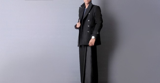 Brand sarung itu bernama SV dengan tagline sarung street style. Sarung didesain polos dengan warna hitam pekat tanpa corak. Foto: Dok. Riawan Afif