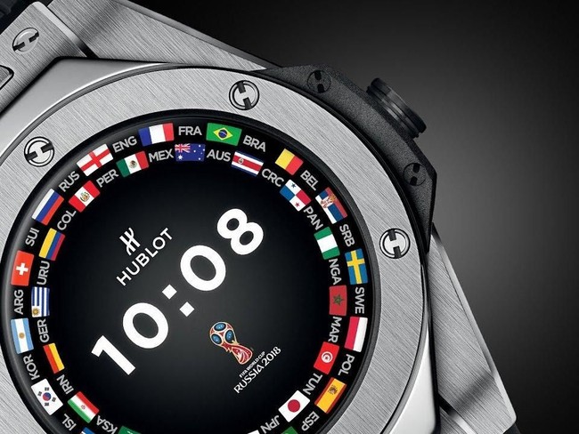 Mourinho yang merupakan brand ambassador Hublot memakai Hublot Smart Watch Big Bang Referee edisi Fifa World Cup 2018. Harganya 4.300 poundsterling atau Rp 78 juta. (Foto: Dok. ist)