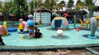 Buat anak-anak ada Mavi Island, wahana yang didesain dengan warna-warna cerah dan tokoh menarik tak hentinya menyemprotkan air. (Aminudin/detikTravel)