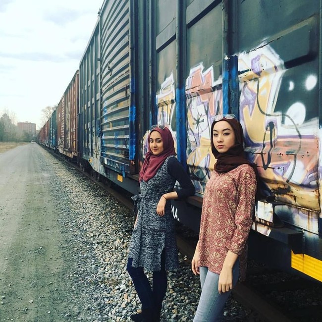 Tetapi, mereka memiliki kulit kuning bahkan cenderung gelap khas Eropa. Hidungnya pun mancung seperti orang Turki. Foto: Dok. Aydin Anwar