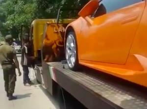 Ban Lamborghini Hotman Paris Sobek, Rp 5 Juta Buat Avanza Baru