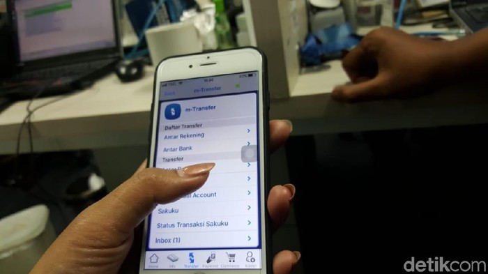 Gangguan M-Banking, Bos BCA: Mohon Maaf Semua Nasabah