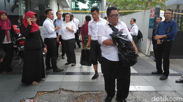 BNI yang Terdampak Jalan Gubeng Ambles Evakuasi Asetnya