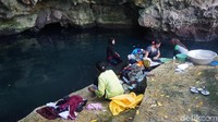 Tapi nyatanya, Kontamale menjadi tempat cuci baju oleh warga sekitar (Afif Farhan/detikTravel)