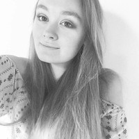 Jika sebelumnya pemilik akun Instagram @pollyoddsocks ini hanya memiliki ribuan pengikut, kini dirinya telah memiliki 50 ribu pengikut. Dan bukan tak mungkin jumlah pengikut tersebut di Instagramnya akan terus bertambah. Foto: Instagram @pollyoddsocks