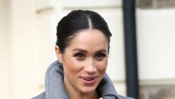 8 Busana Termahal Meghan Markle Sepanjang 2018