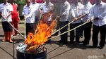 Penampakan 1,3 Juta e-KTP Rusak yang Dibakar Kemendagri