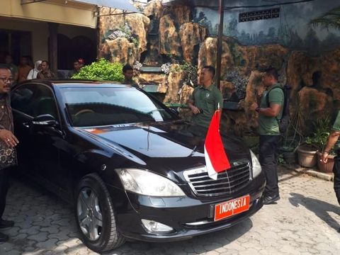 Jokowi Gonta Ganti Mobil RI-1 dan Mobil Kampanye di Jatim