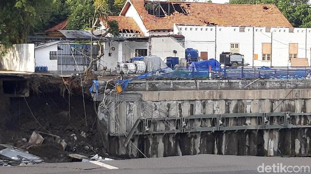 Kesalahan Proyek RS Berujung Amblesnya Jalan Gubeng di Surabaya