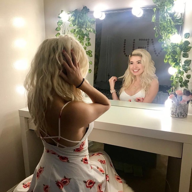 Cecelia Baez punya pekerjaan yang tidak biasa. Ia adalah seorang cuddler atau pemeluk profesional. Sebagai tukang peluk penuh waktu, tugas utama Cecilia tentu adalah memeluk klien sesuai dengan waktu yang sudah dijanjikan sebelumnya. Foto: Instagram @ceceliaailecec